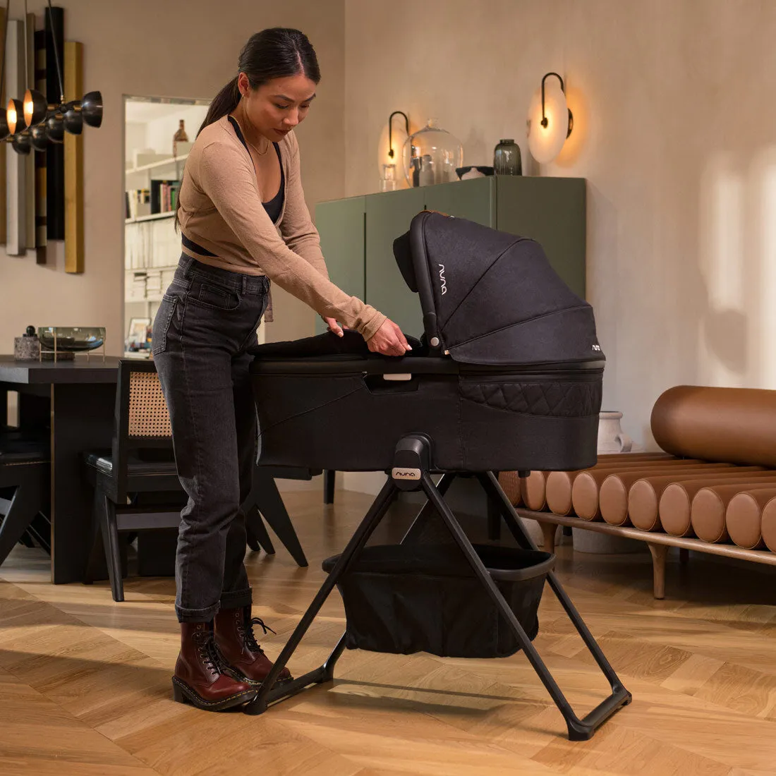 Nuna Demi Next Bassinet   Stand