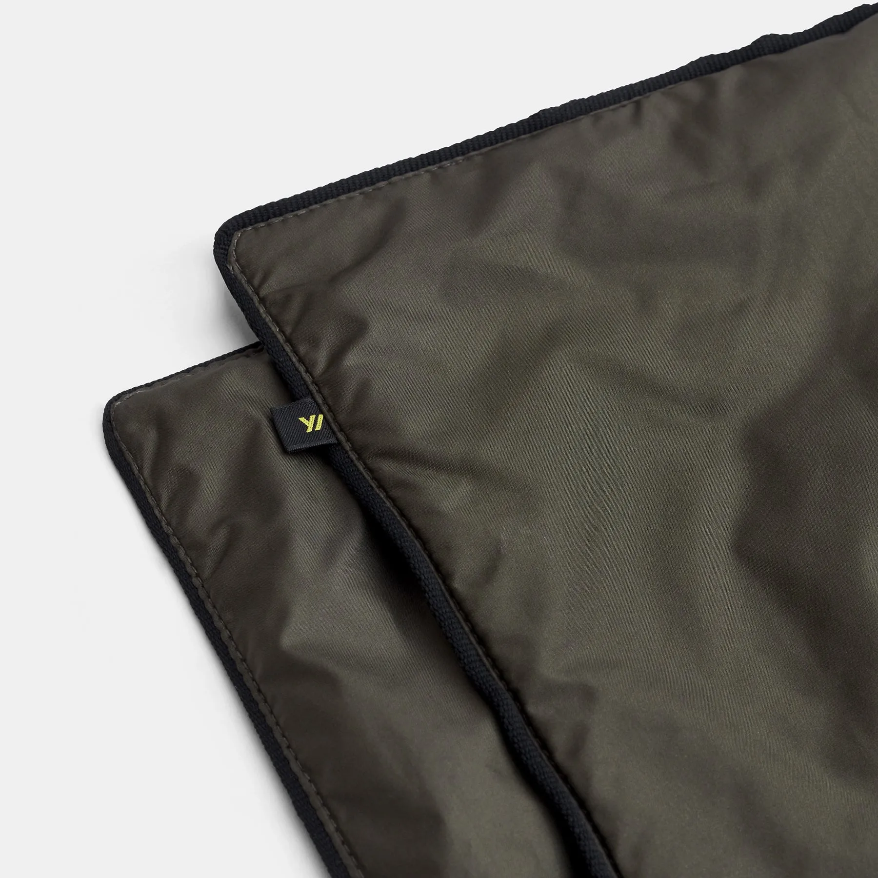 Y/OSEMITE Quilted Blanket - Olive/Black