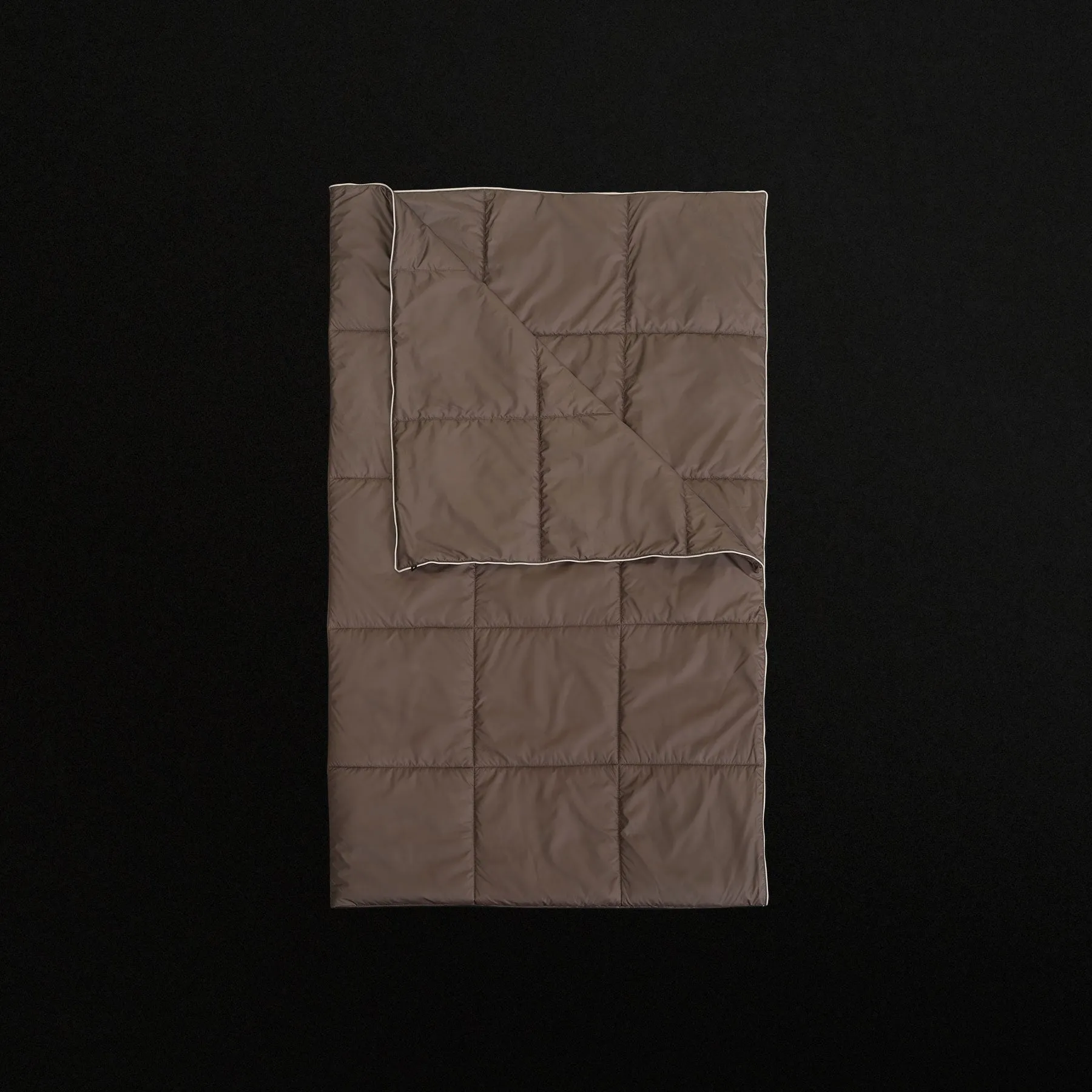 Y/OSEMITE Quilted Blanket - Tent/Beige